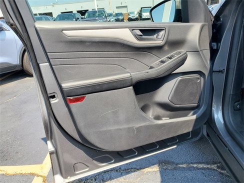 Used 2022 Ford Escape SE image 9