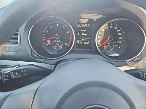 Used 2011 Volkswagen Golf 4-Door image 29