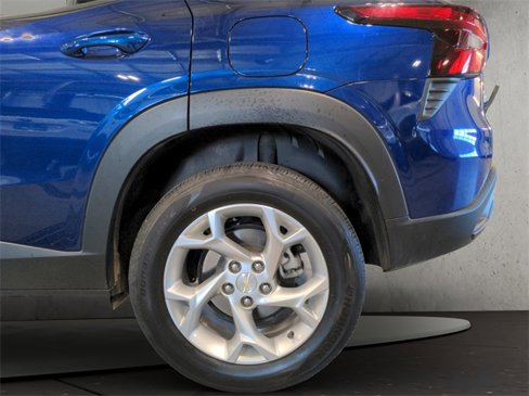 Used 2024 Chevrolet Trax LS w/ LS Convenience Package image 35