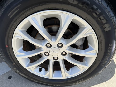 Used 2020 Jeep Cherokee Latitude image 32