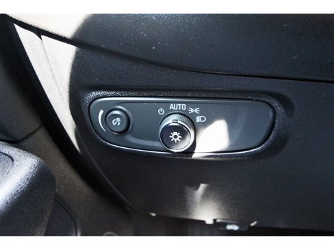 Used 2018 Chevrolet Equinox LT image 21