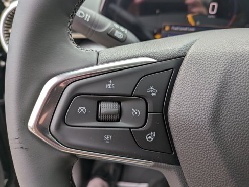 New 2025 Chevrolet Trax ACTIV w/ Sunroof Package image 17