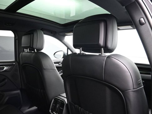 Used 2025 Porsche Macan image 7