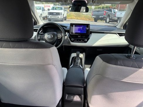 Used 2025 Toyota Corolla LE image 21