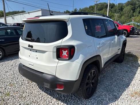 Used 2023 Jeep Renegade Altitude image 3