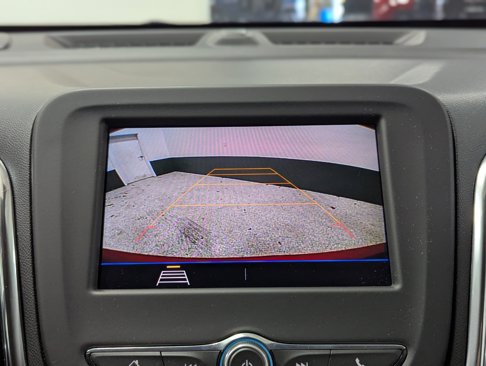 Used 2020 Chevrolet Equinox LT image 19