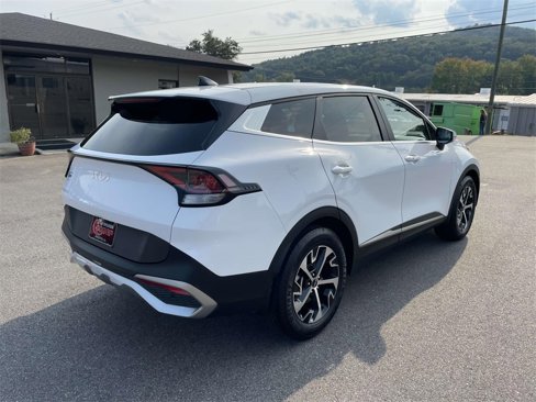 Used 2023 Kia Sportage EX image 4