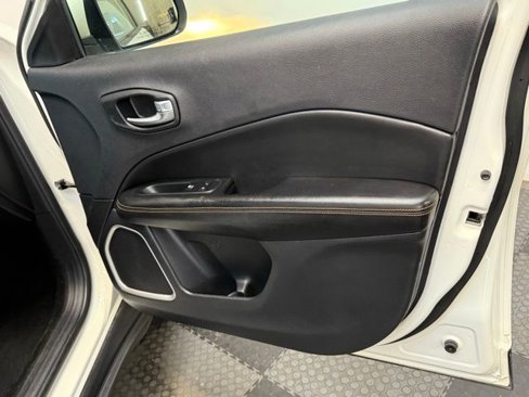 Used 2021 Jeep Compass Limited image 27