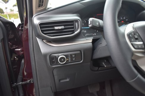 Used 2023 Ford Explorer Limited image 18