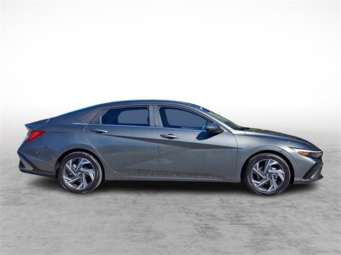 Certified 2025 Hyundai Elantra SEL image 7