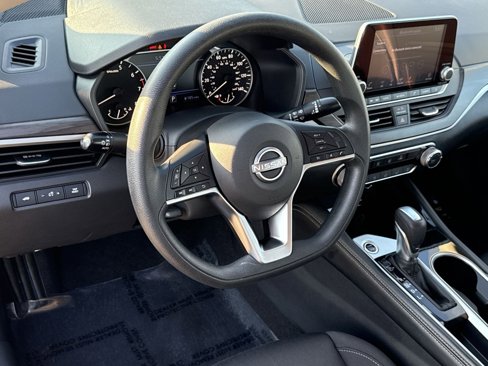 Used 2023 Nissan Altima 2.5 SV image 16