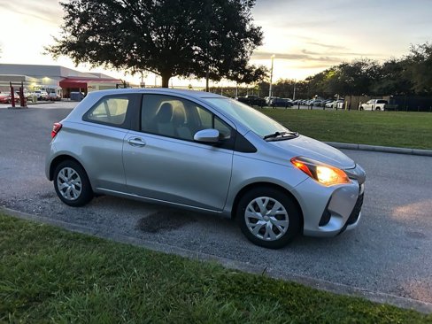 Used 2018 Toyota Yaris L image 7