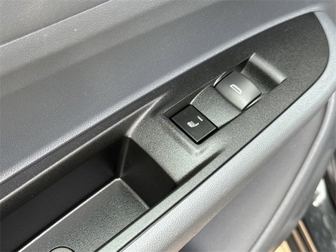 Used 2021 Chevrolet Bolt Premier w/ Infotainment Package image 51