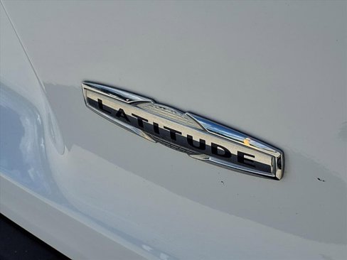Used 2021 Jeep Cherokee Latitude image 12