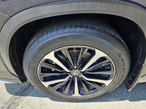 Used 2022 Toyota Highlander XSE image 15