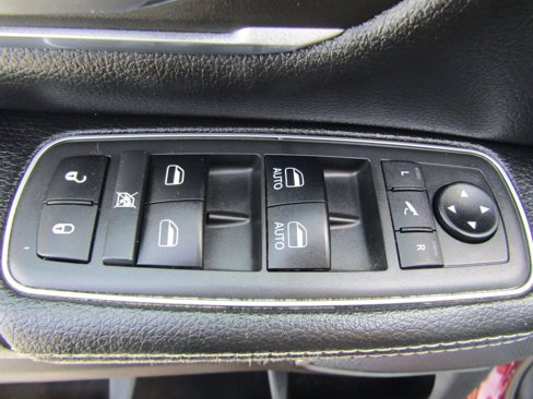 Used 2019 RAM 1500 Laramie image 17
