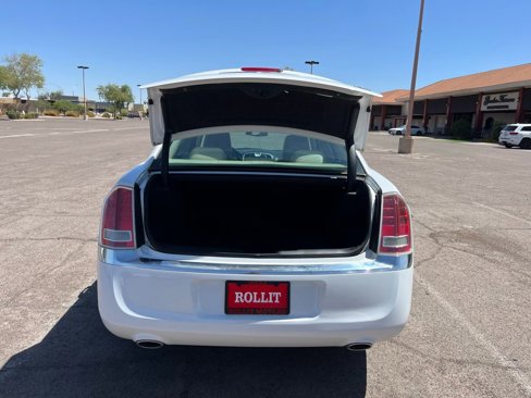 Used 2014 Chrysler 300 image 12