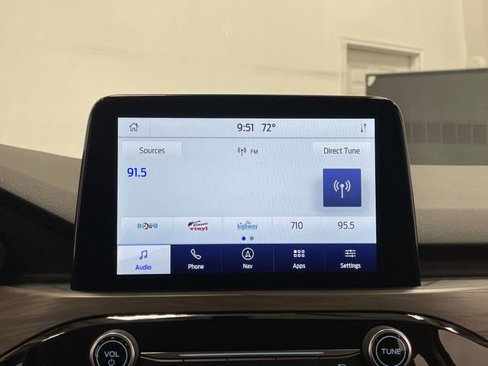 Used 2020 Ford Escape Titanium image 19