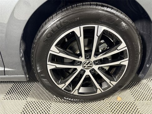Used 2024 Volkswagen Jetta Sport image 10