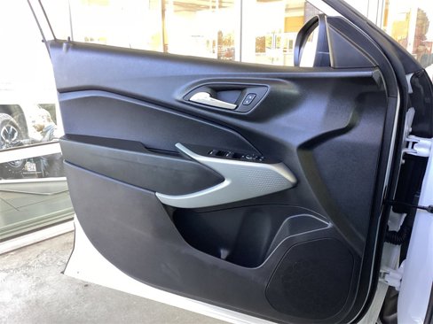Used 2024 Chevrolet Trax LS image 21