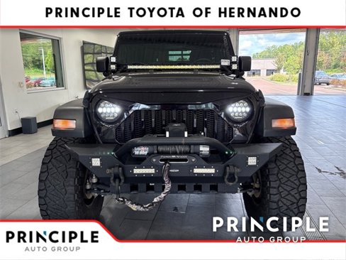 Used 2018 Jeep Wrangler Sport image 3