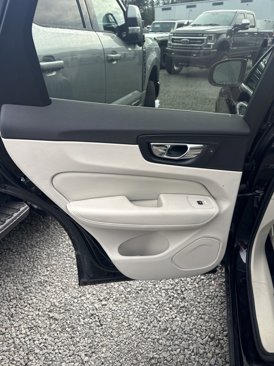 Used 2019 Volvo XC60 T6 Inscription w/ Protection Package Premier image 12