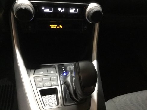 Used 2021 Toyota RAV4 LE image 35