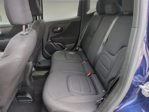 Used 2021 Jeep Renegade Latitude w/ Luxury Group I image 17