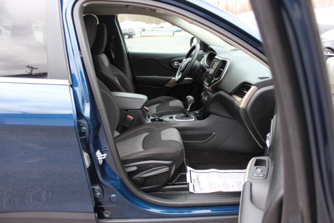 Used 2018 Jeep Cherokee Latitude image 34