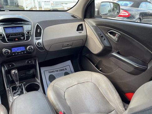 Used 2010 Hyundai Tucson Limited image 20
