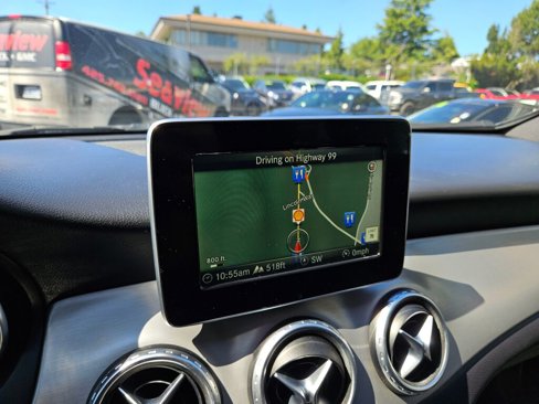 Used 2017 Mercedes-Benz GLA 250 4MATIC image 4