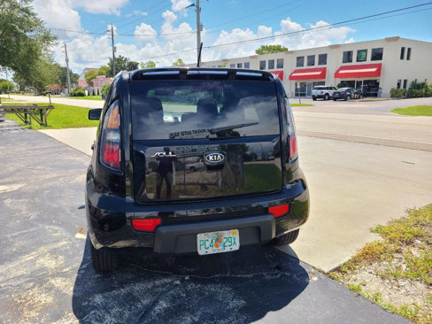 Used 2011 Kia Soul + image 7