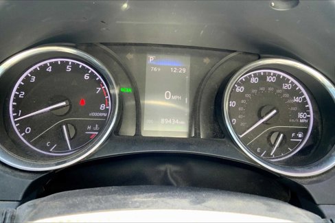 Used 2020 Toyota Camry SE image 25
