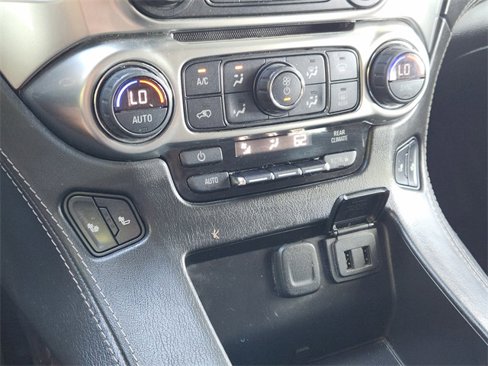 Used 2020 Chevrolet Suburban LT image 19