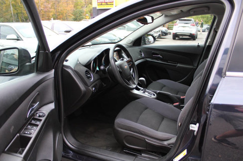 Used 2015 Chevrolet Cruze LT w/ Technology Package image 22