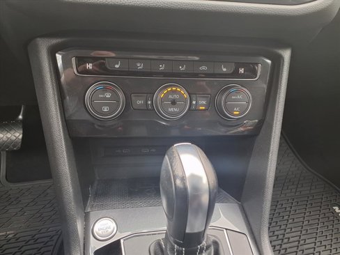 Used 2021 Volkswagen Tiguan SE image 21
