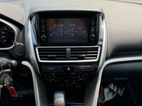 Used 2020 Mitsubishi Eclipse Cross ES image 12