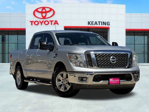 Used 2017 Nissan Titan SV image 1