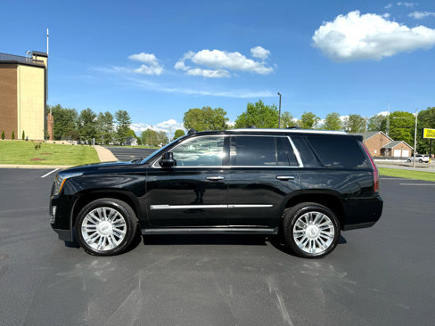 Used 2018 Cadillac Escalade Platinum image 2