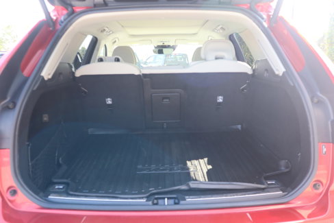 Used 2020 Volvo XC60 T5 Momentum image 34