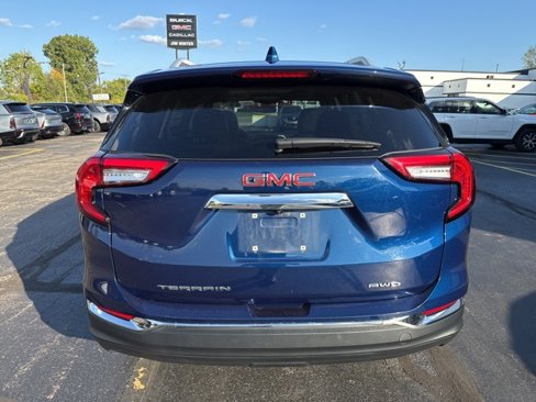 Certified 2022 GMC Terrain SLT w/ Infotainment Package II image 9