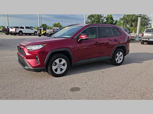 Used 2020 Toyota RAV4 XLE image 32