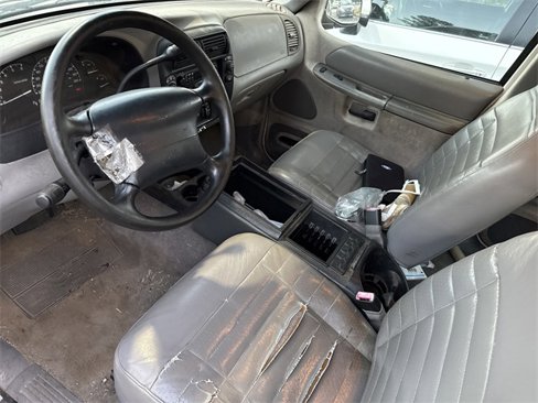 Used 2000 Ford Explorer XL image 4