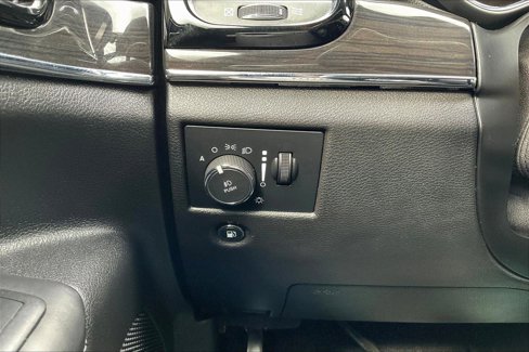 Used 2019 Jeep Grand Cherokee Overland image 34