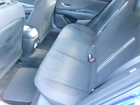 Used 2024 Hyundai Elantra SEL image 9