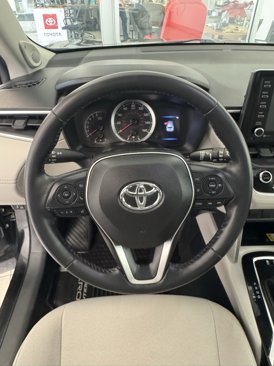 Used 2022 Toyota Corolla Cross LE w/ Moonroof Package image 12