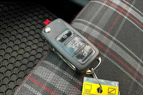 Used 2013 Volkswagen GTI 2-Door image 11