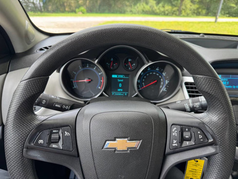 Used 2013 Chevrolet Cruze LS image 39