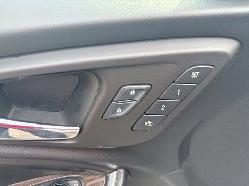 Used 2017 Chevrolet Malibu Premier w/ Driver Confidence Package image 13