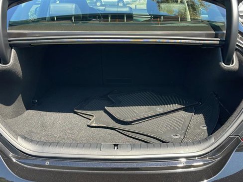 Used 2025 Genesis G70 2.5T image 29